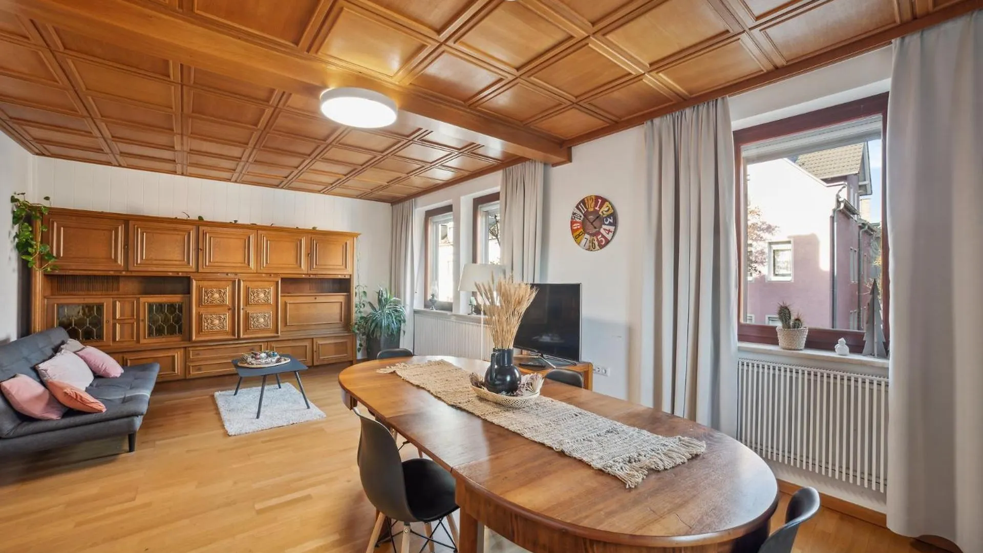 Sali Homes K39 Monte-Carlo -Spacious 6-Bedroom Apartment With Terrace And Garden Views In Bayreuth Ideal For Groups Germany